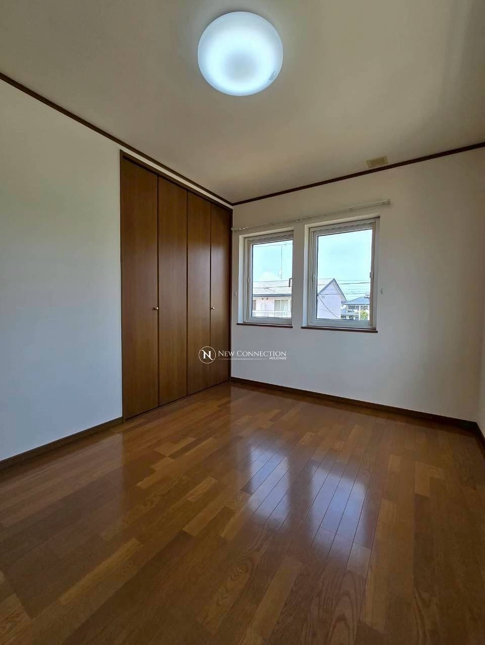 Spacious 5-Bedroom House with Large Lot in Isesaki, Gunma