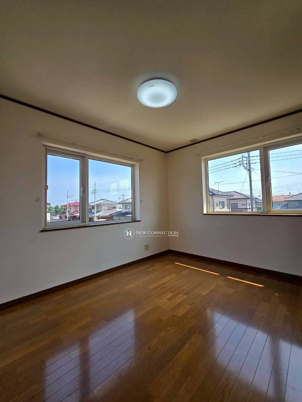 Spacious 5-Bedroom House with Large Lot in Isesaki, Gunma