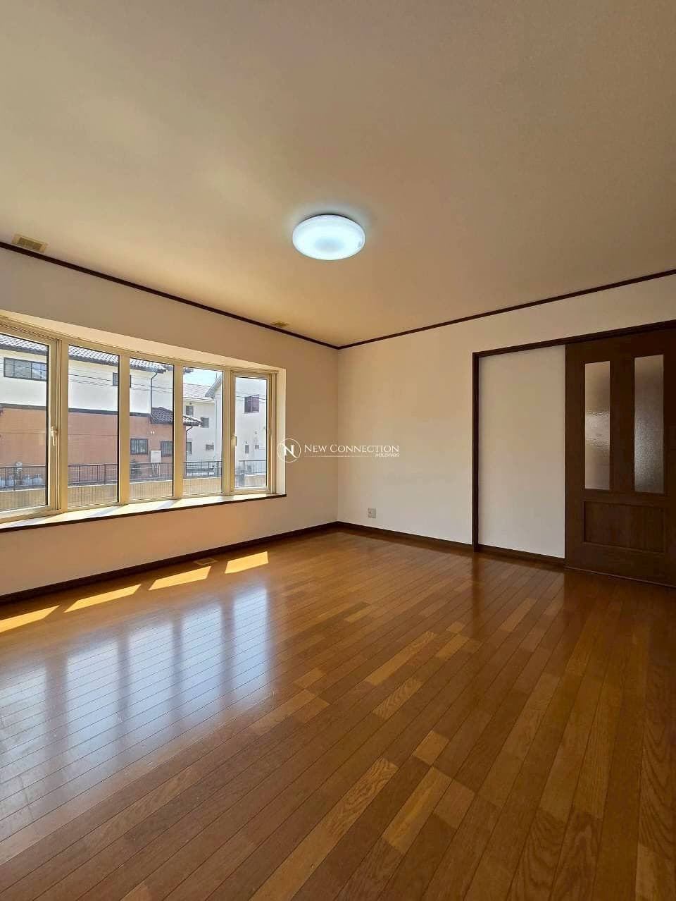 Spacious 5-Bedroom House with Large Lot in Isesaki, Gunma
