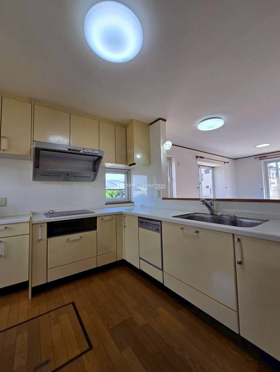 Spacious 5-Bedroom House with Large Lot in Isesaki, Gunma